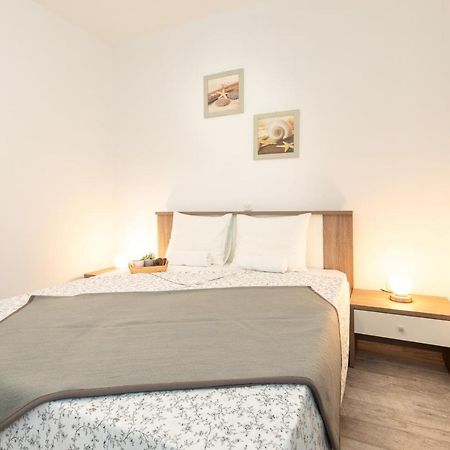 Apartments Doris, Krk Krk Town Extérieur photo