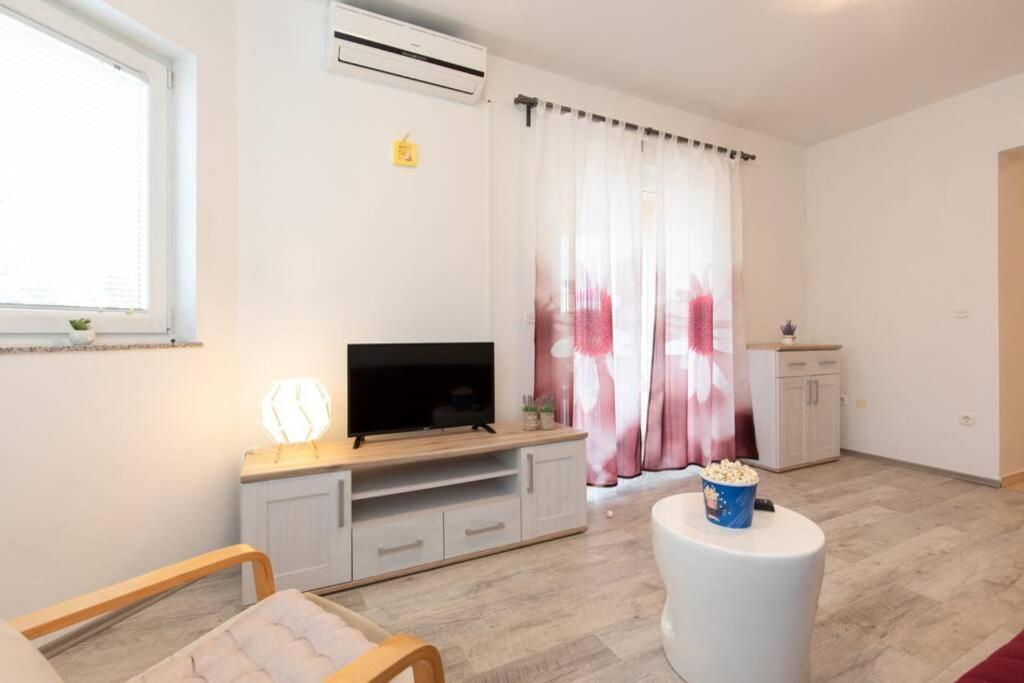Apartments Doris, Krk Krk Town Extérieur photo