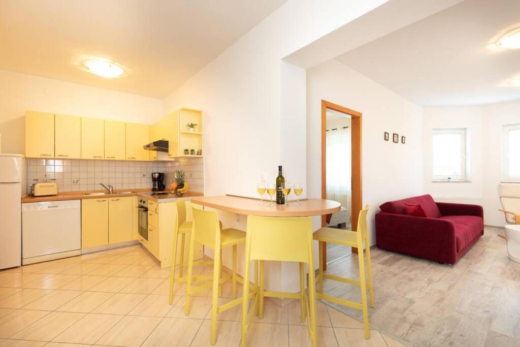Apartments Doris, Krk Krk Town Extérieur photo