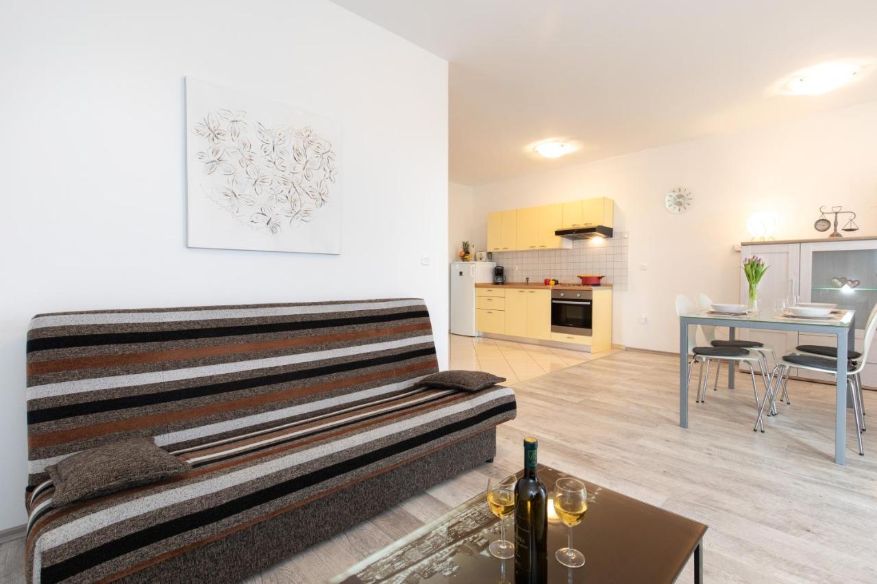 Apartments Doris, Krk Krk Town Extérieur photo